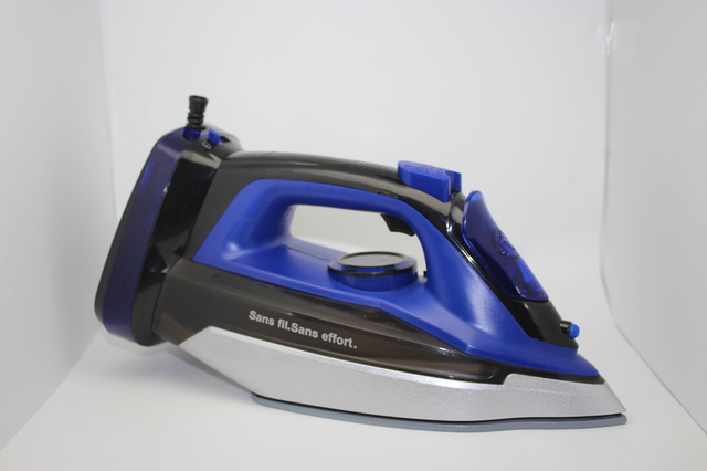 Hot Sale Cord Retractable Cordless New Design Steam Iron Household Clothes Home Industrial Portable Electric Iron