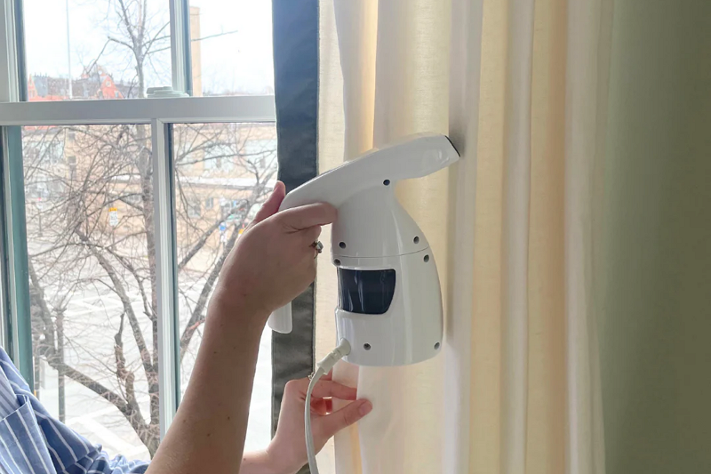 Beginner's Guide: Using a Handheld Steamer For The First Time