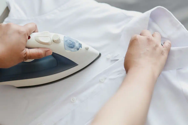 The Difference Between a Steam Iron And a Traditional Iron