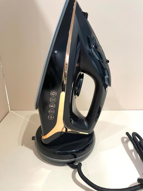 Wholesale steam iron Daily Steam Iron Electrical Appliances Electric Steam Irons Ironing 2400w Power Handheld Iron