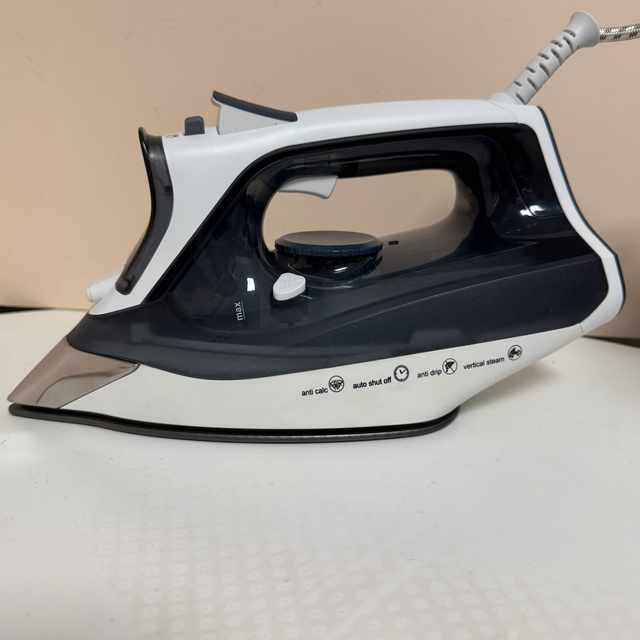 2200 watts Home Steam Iron for cloth with Stainless steel Soleplate CE, ROHS CB