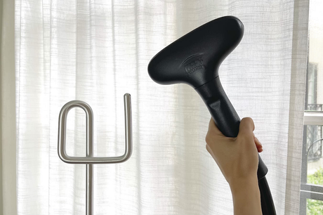 Large household steam iron2.png