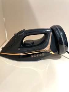 Wholesale steam iron Daily Steam Iron Electrical Appliances Electric Steam Irons Ironing 2400w Power Handheld Iron