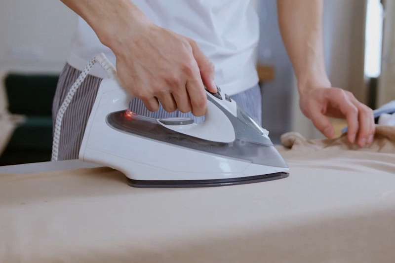 OEM steam iron1