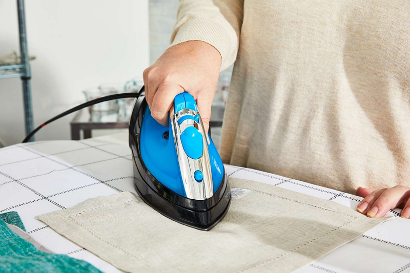 Compare The Industry's Leading Steam Iron Wholesaler Brands